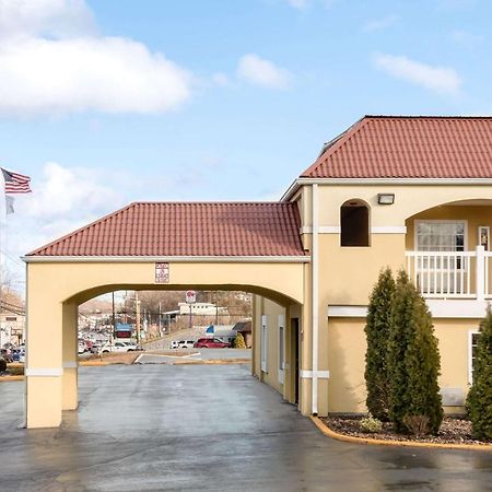 Econo Lodge Huntington - Barboursville University Area Extérieur photo