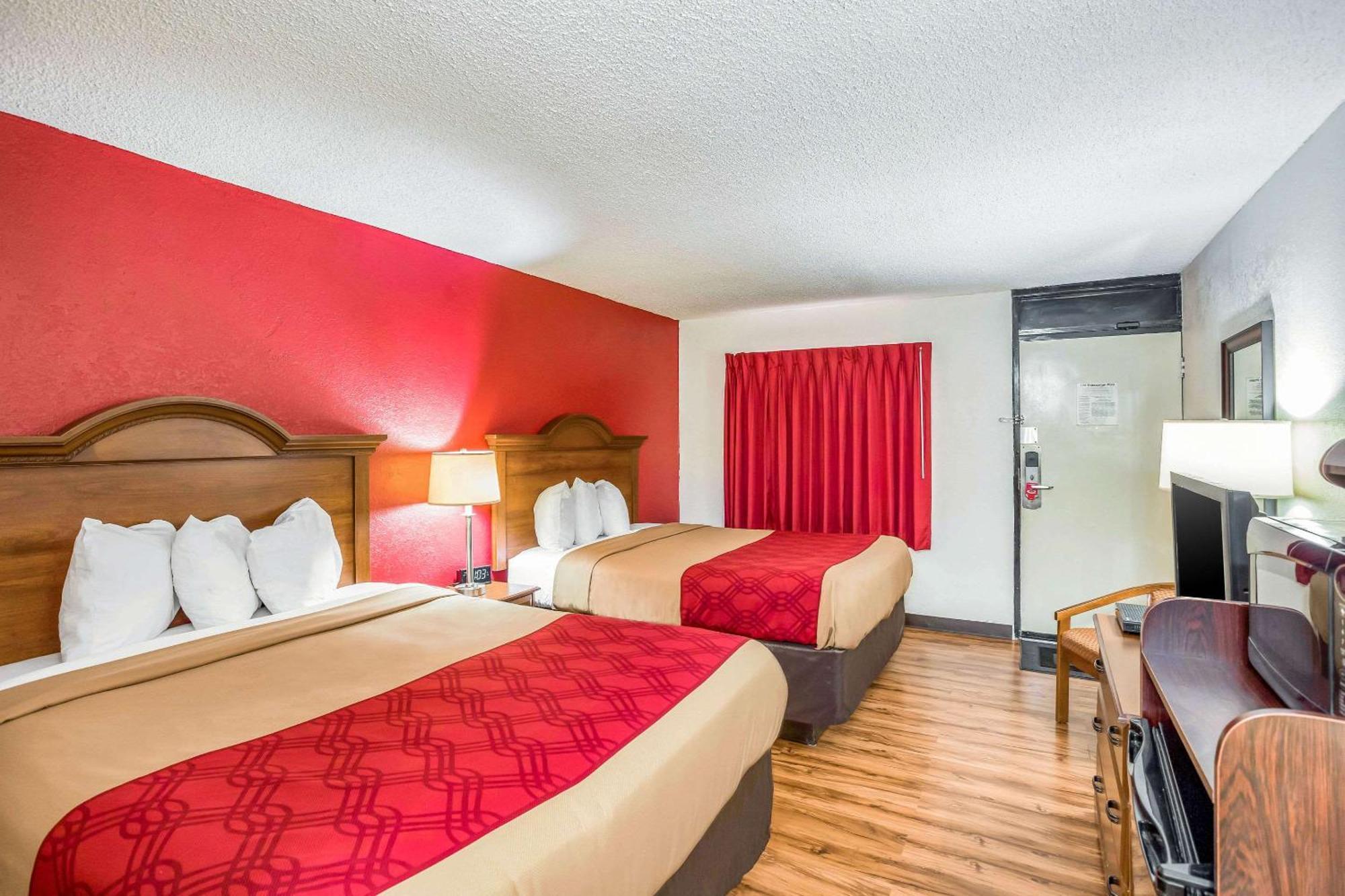 Econo Lodge Huntington - Barboursville University Area Extérieur photo