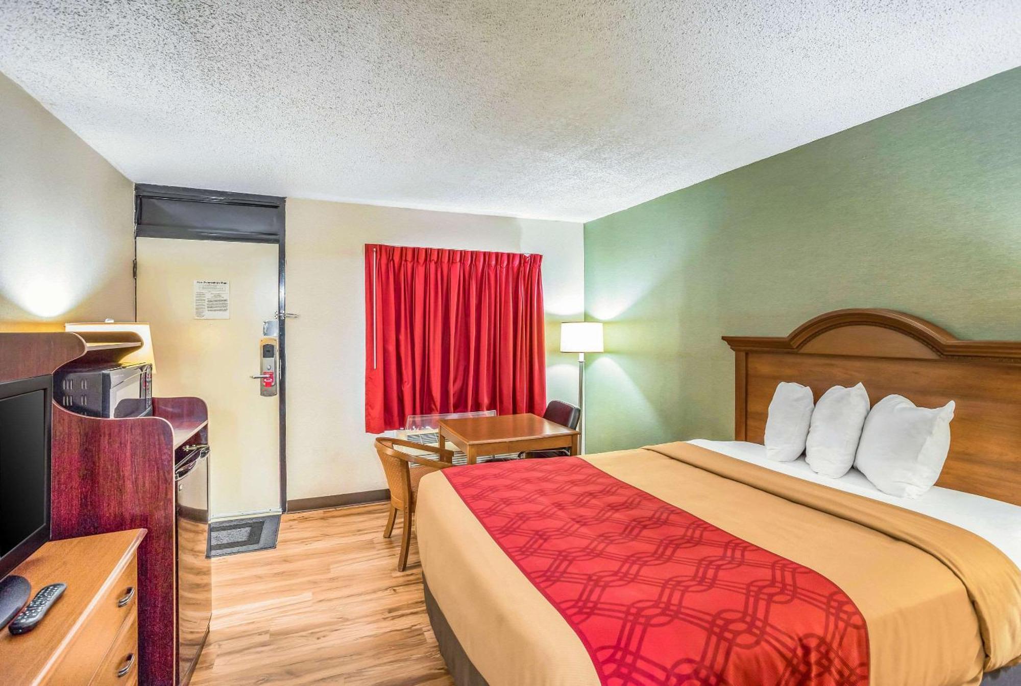 Econo Lodge Huntington - Barboursville University Area Extérieur photo