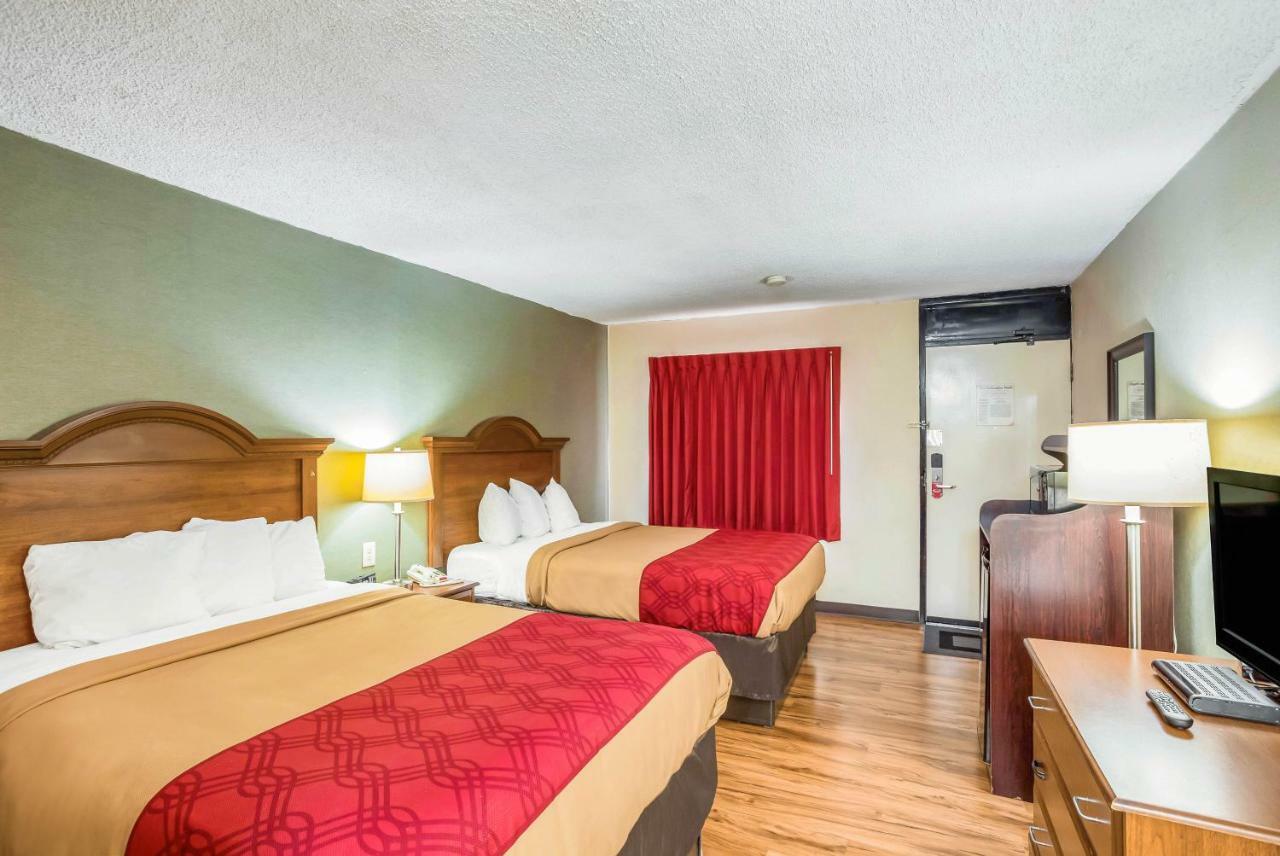 Econo Lodge Huntington - Barboursville University Area Extérieur photo